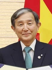 仁坂吉伸 の写真