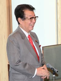 渡部恒三 の写真
